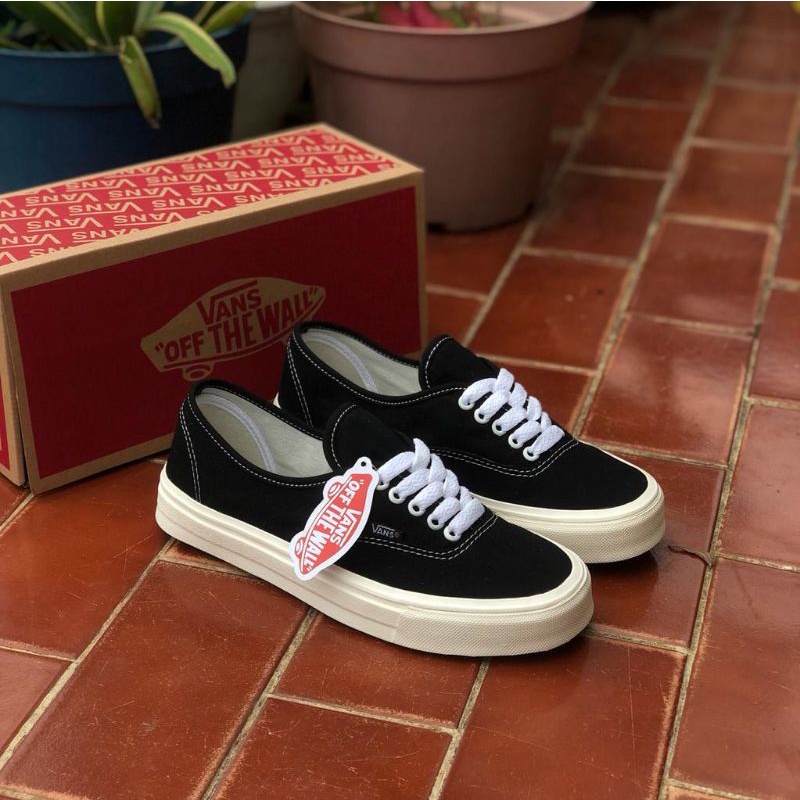 ( New Box ) Sepatu Vans AUTENTIC BNIB Black White OG