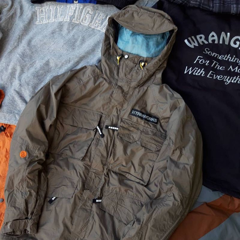 スノーボードウエア DESCENTE AIR TO GROUNDシリーズ