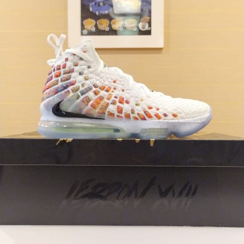 white nike lebron 17