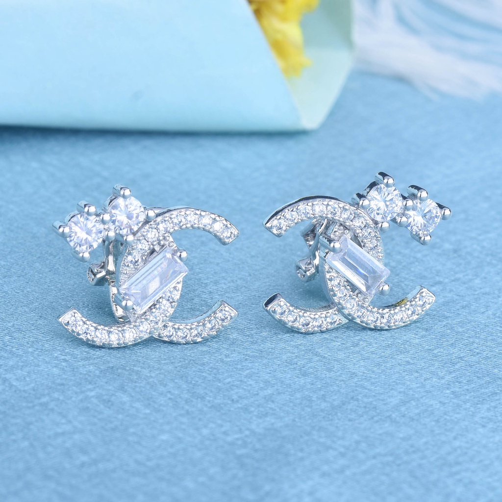 Anting Stud Desain Tulisan Bahan 925 Silver Needle Gaya Elegan Untuk Aksesoris