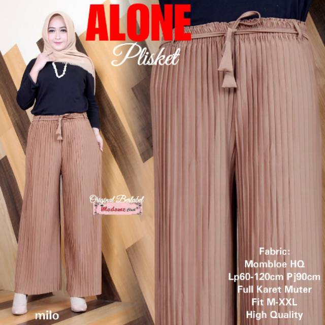 Alone plisket celana by Madame
