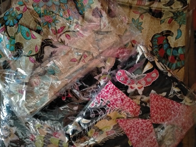 Maura Couple - Sania Ruffle Batik Couple Ori Ndoro Jowi Garansi Termurah Shopee -  Batik Modern Solo