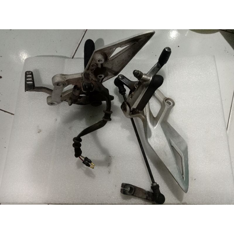 footstep step depan cbr 150r k45g k45n Original