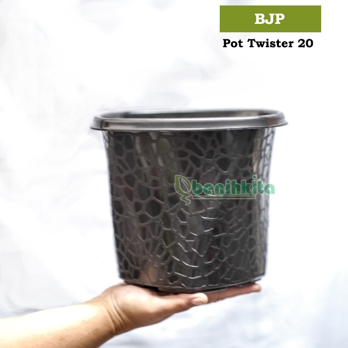 Pot Tanaman-Bunga Twister 20 Hitam (BJP)