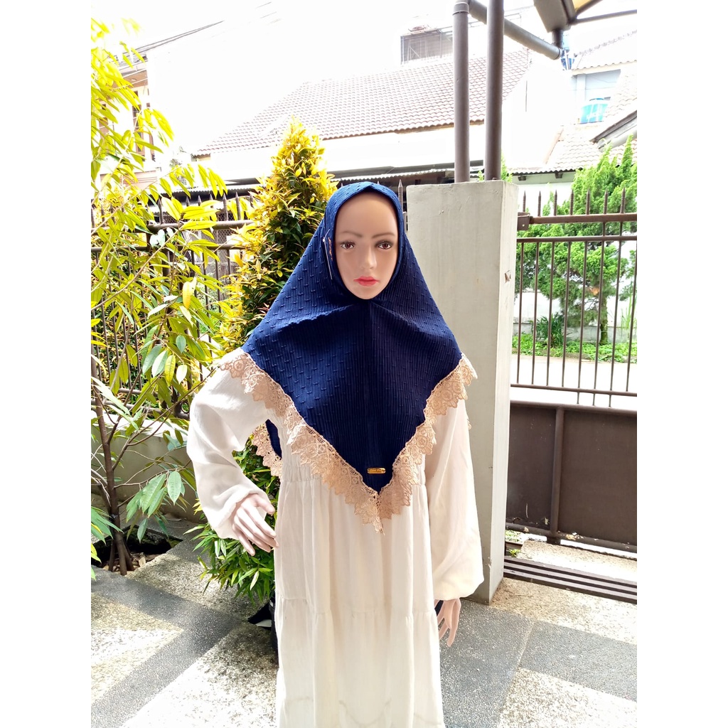 NEW  CASSANDRA PLISKET POLA V RENDA PRADA (M) - HIJAB DOI ORI