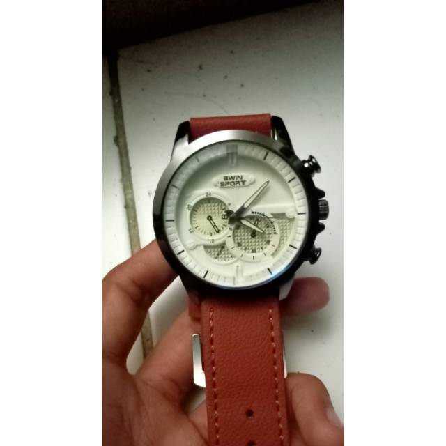 awin sport watch quartz