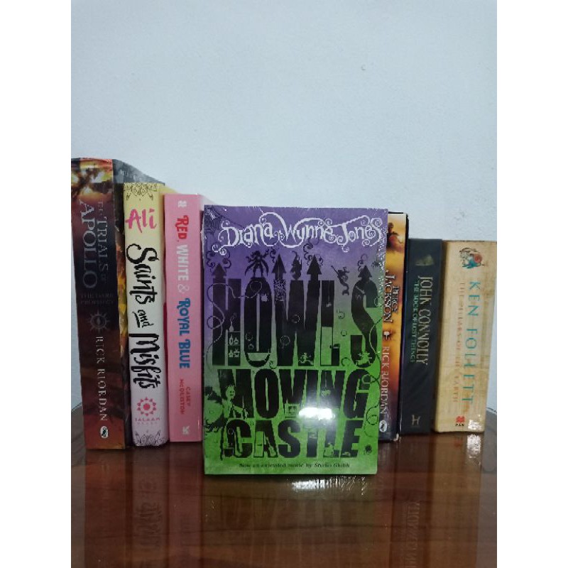 Howl's moving castle - Diana Wynne Jones (novel import)