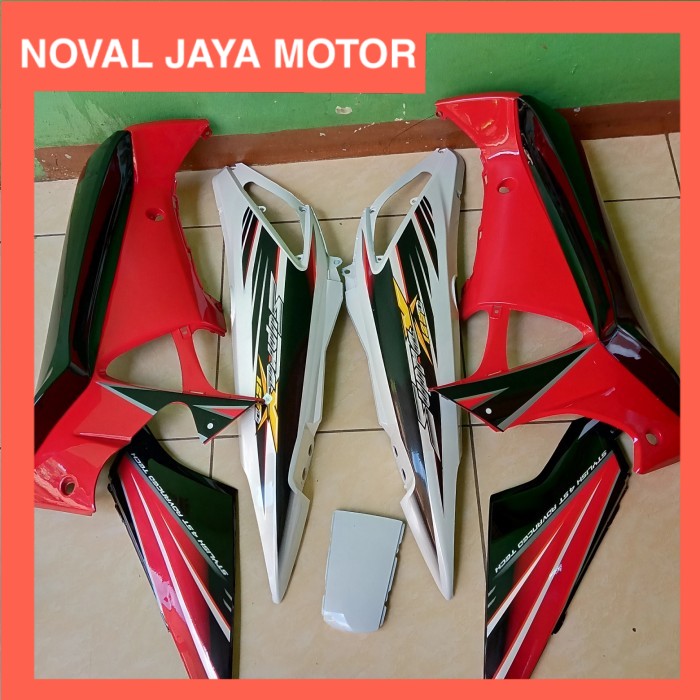 Body belakang plus sayap Supra X 125 lama merah putih