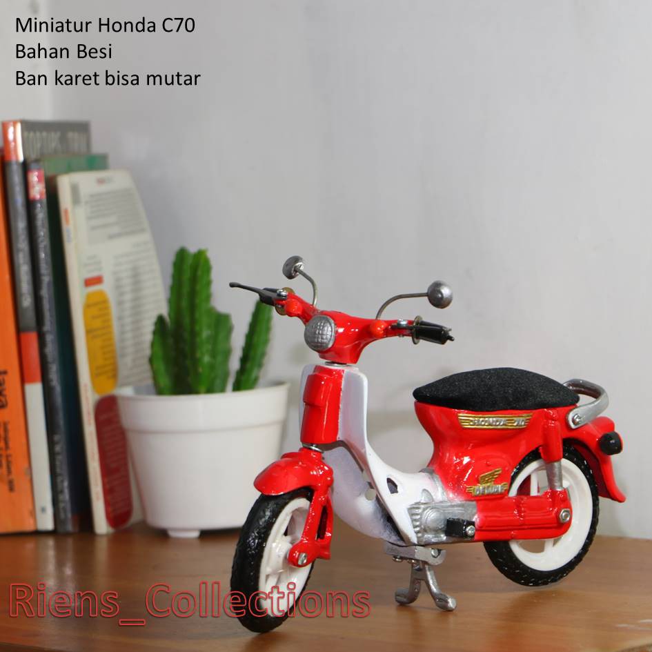 SOUVENIR UNIK. MINIATUR DIECAST MOTOR HONDA C70 / PITUNG BAHAN BESI. OLEH OLEH JOGJA