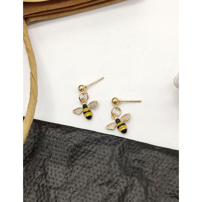 LRC Anting Tusuk Fashion Bee Little Bee Earrings F70509