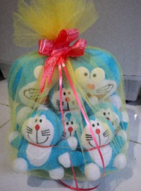 Boneka mini beranak doraemon