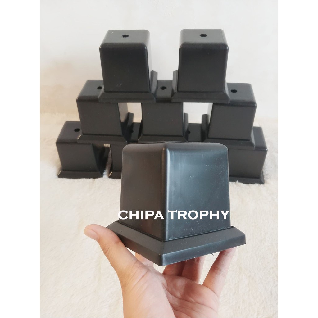 TATAKAN PIALA PLASTIK.TROPHY. W4 HITAM