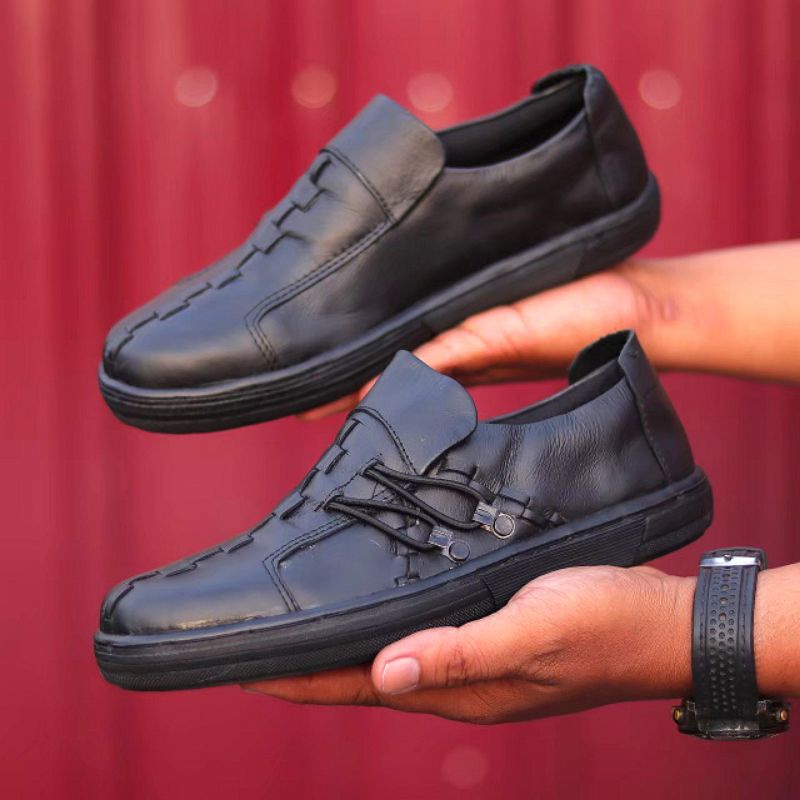 WOLF x MOOFEAT CHIEF  - Sepatu penny loafers pria kulit hitam