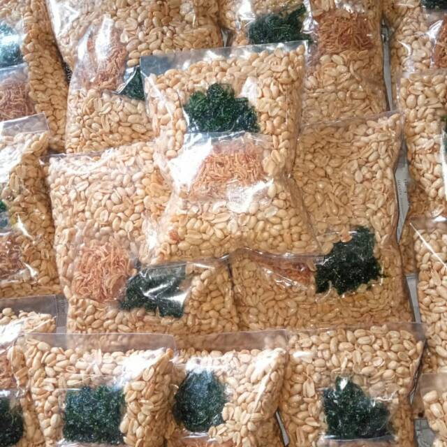

kacang tojin (1 kg) | cemilan | kue lebaran | gurih | enak | home made