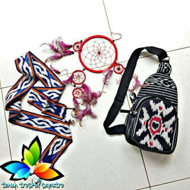 Tas selempang etnik tenun toraja