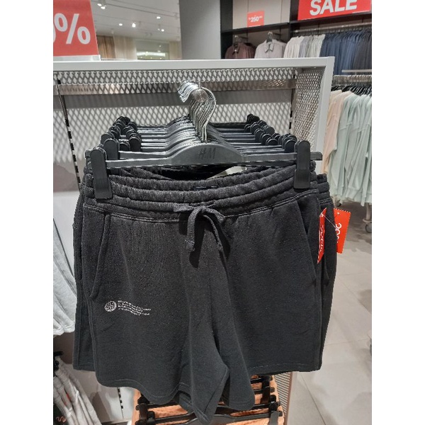 H&M celana pendek cowok sale