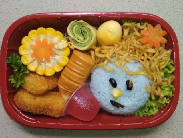 Mika Kotak Kue Sedang Red Black + Tutup Merek Hayco Harga 1 Pack Isi 50 Pcs