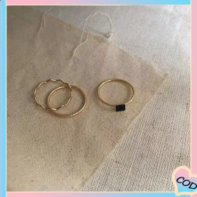 COD❤️ Cincin Zirkon Hitam Cincin Tiga Bagian Wanita High-end Sederhana Desain Niche Persegi Kecil-A.one