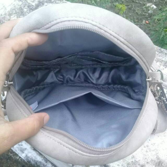 Tas Selempang Annora Premi Abu Rumah Warna