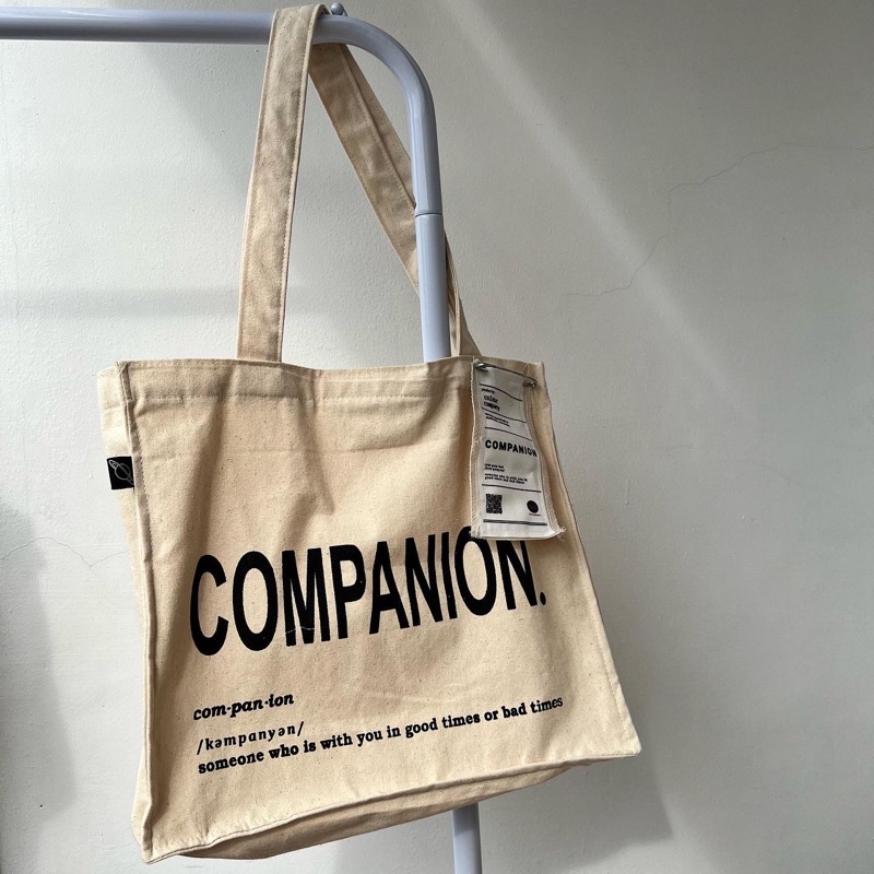 Tote bag Aesthetic Companion hangtag