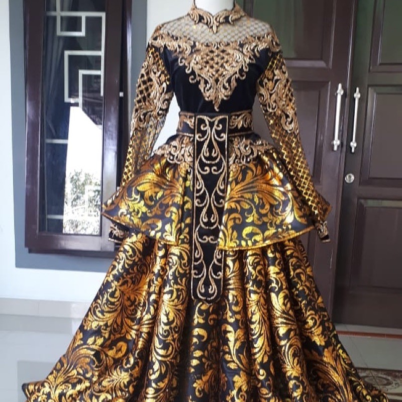 kebaya ekor pengantin bludru