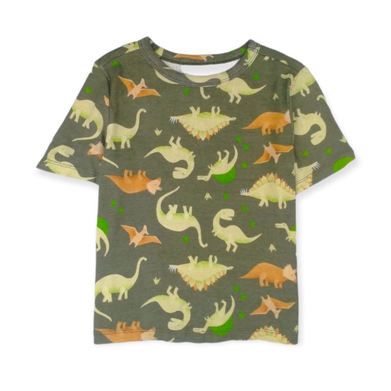 t shirt on boy