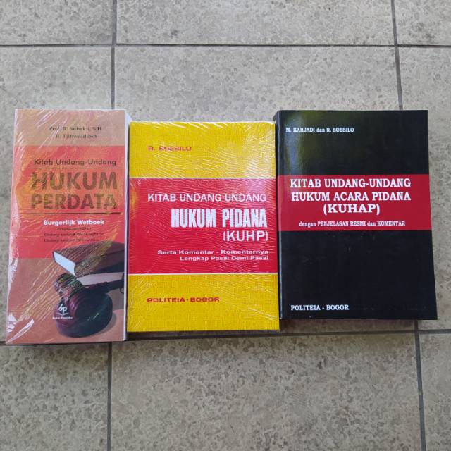

peket UNDANG-UNDANG (KUHP, KUHAP, KITAB UNDANG-UNDANG PERDATA)