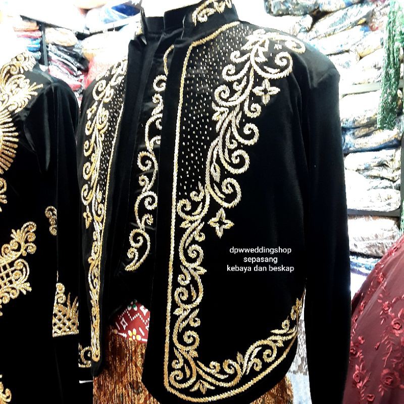 Kebaya Pengantin Bludru