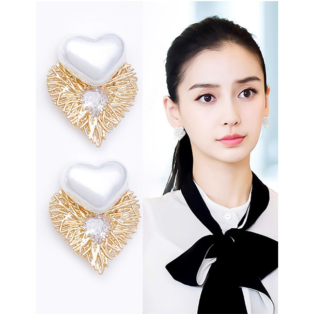 LRC Anting Tusuk Fashion Golden Heart Shaped Zircon Pearl Earrings K09565