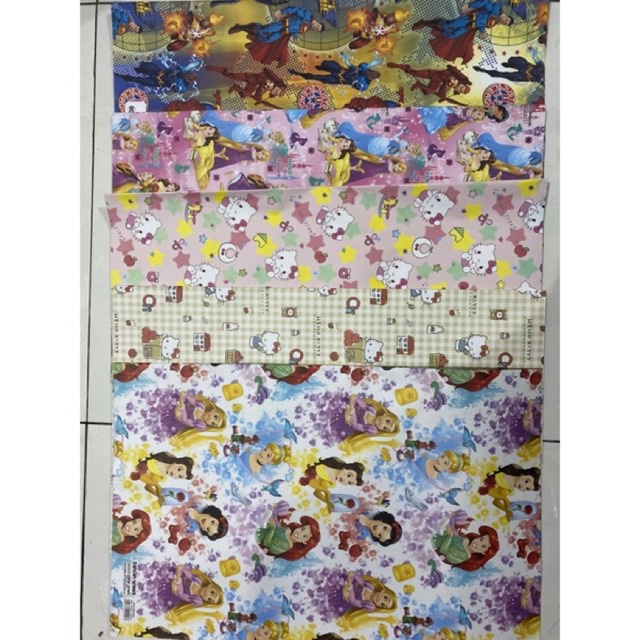 

Kertas kado dan kartu ucapan tambahan