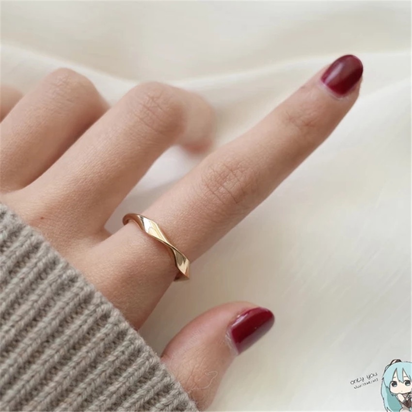 New fashion cold style metal simple twist ring ring female fashion personality joint ring 210807