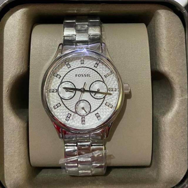 Jam Tangan Analog Wanita BQ1560 Modern Sophisticate Watch