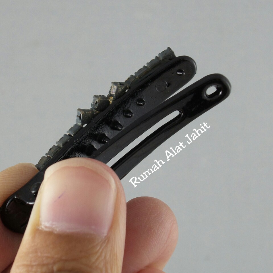 Jepit Rambut / Hair Clip Permata Baris Segi Silang 4.5cm (sepasang)