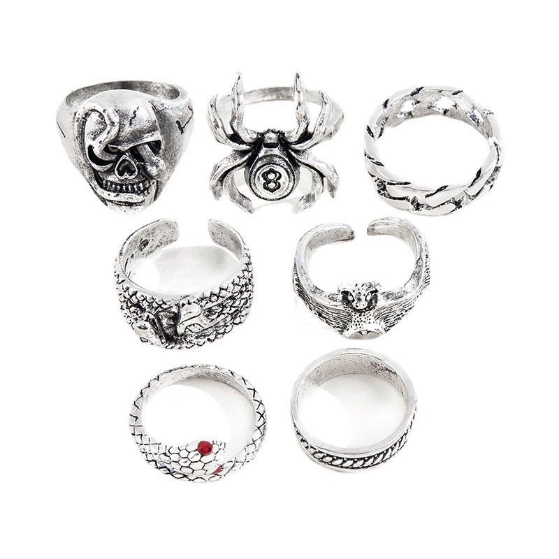 7pcs / Set Cincin Jari Desain Kartu Poker Multi Element Gaya Vintage Retro Untuk Pria Dan Wanita