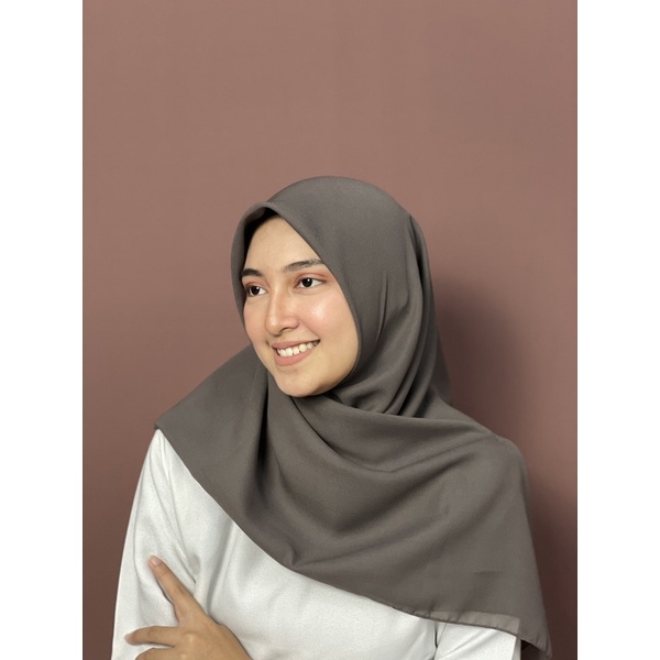 Hijab Segiempat Polycotton 115 x 115 Warna Part 1 Bella Square-8