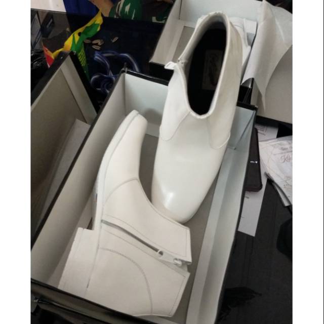 Sepatu PDH PDU Putih Wanita merk crocodile