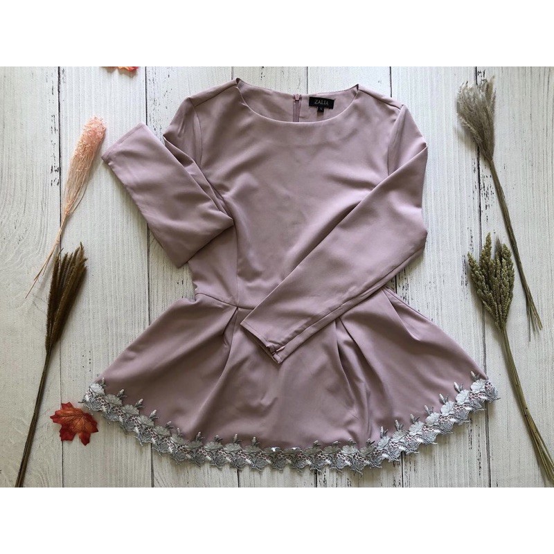 PRELOVED Lace Trim Peplum Top Zalia