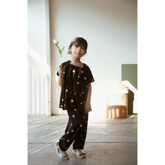 Yobebee Luna Set Setelan Rayon Anak Perempuan Usia 2 3 4 6 8 Tahun Baju Tidur Piyama Pajamas Kids Motif Karakter Premium Oneset Model Baju Harian Santai Anak Cewek