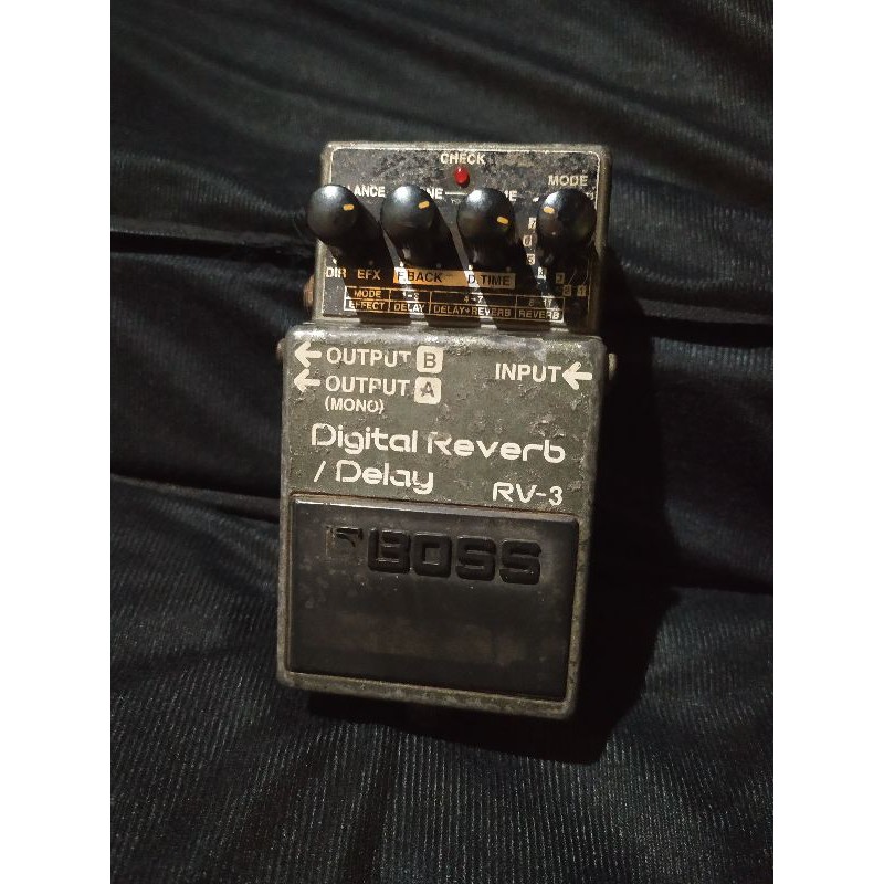 Boss RV-3 Reverb Pink Label langka