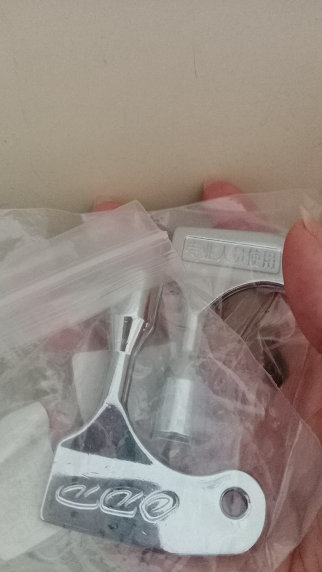 Sup Kunci Pintu / Lift Universal Bentuk Segitiga