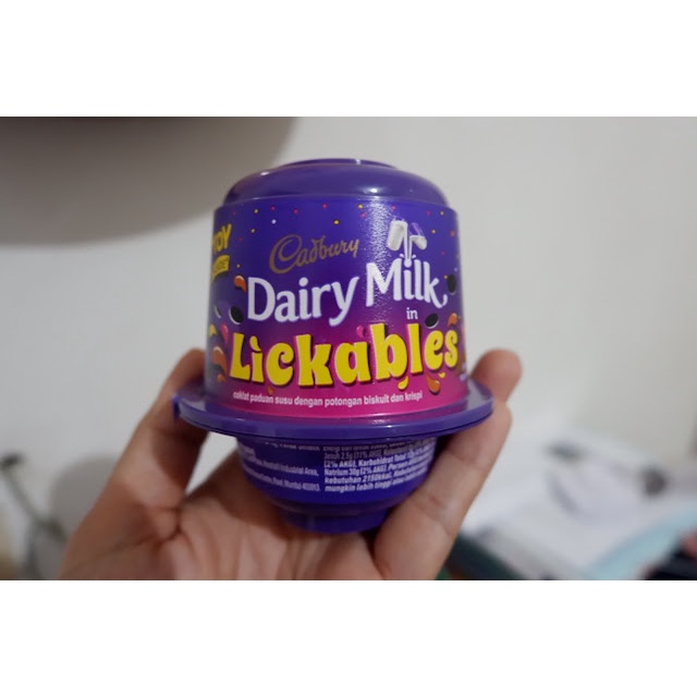 Cadbury Lickables Dairy Milk Coklat 20gr (dapat mainan di dalam)