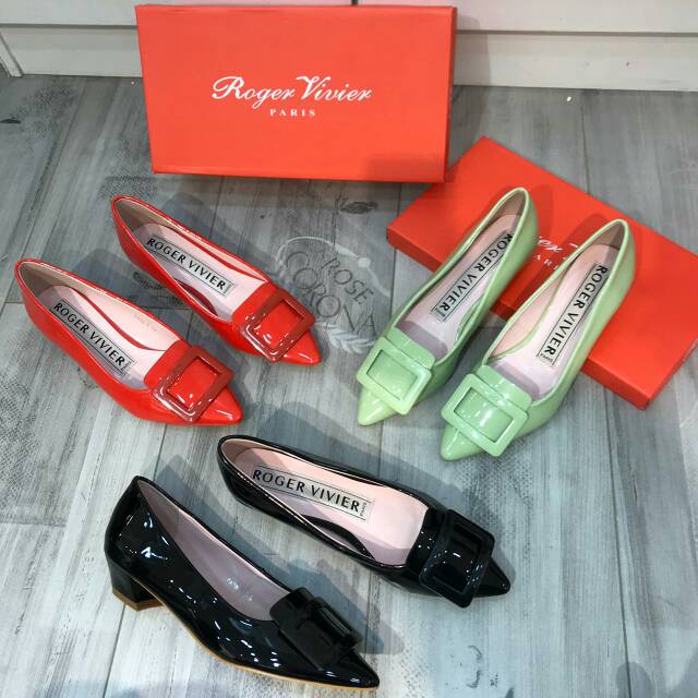 Sepatu Roger Vivier Belle De Nuit Patent 7438-1yr