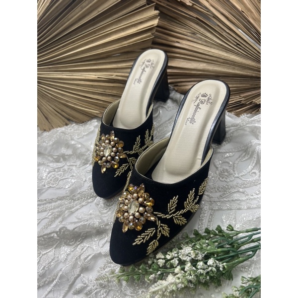 sepatu wedding wanita hitam buludru nadila 7cm tahu