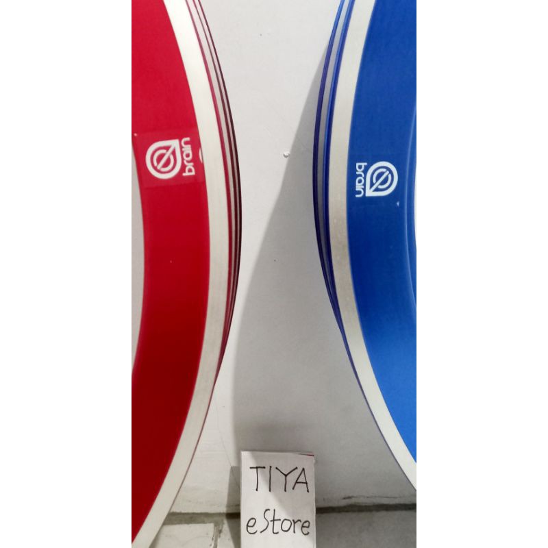 velg fixie merk brain warna merah