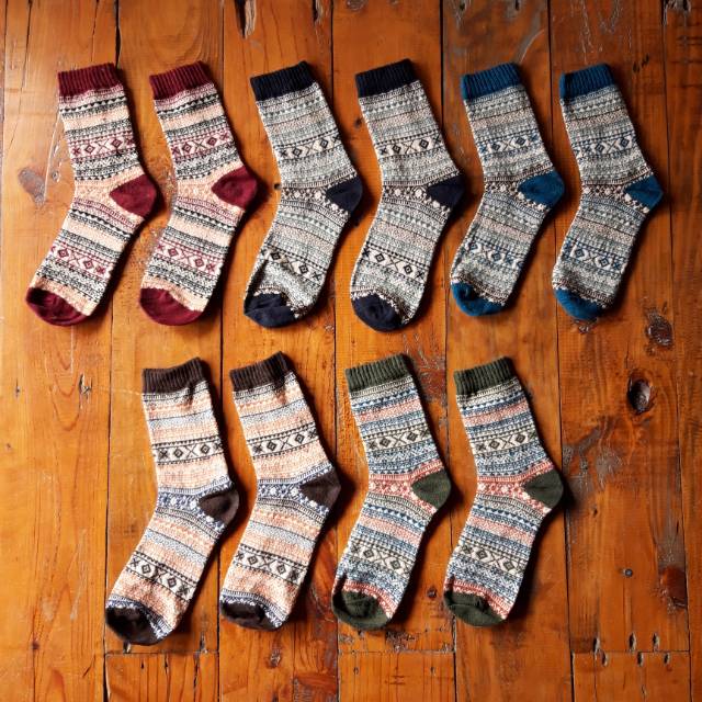 Kaos Kaki Rajut Navajo