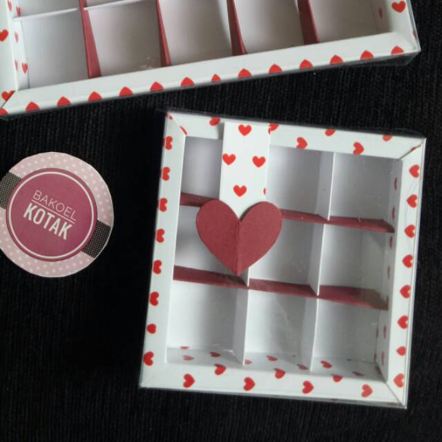 

2pcs Box Coklat Valentine sekat 9