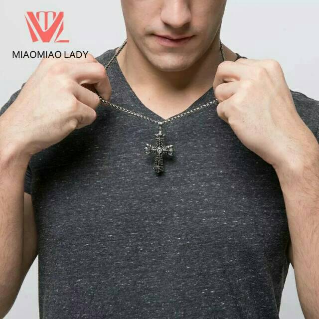 Kalung Rantai Titanium Salib Classic Mata Cristal Pria