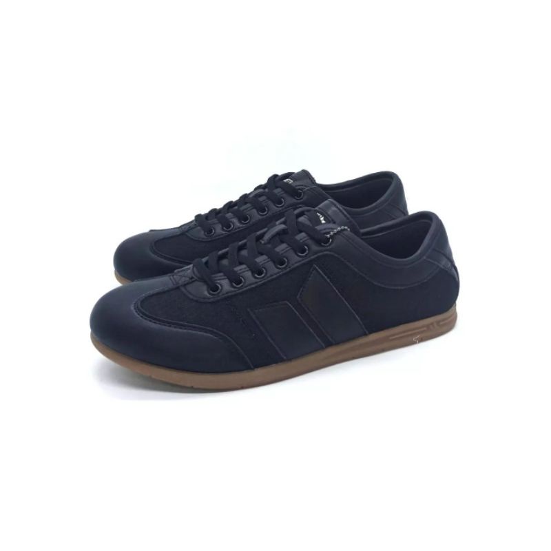 Macbeth Brighton Black Gum