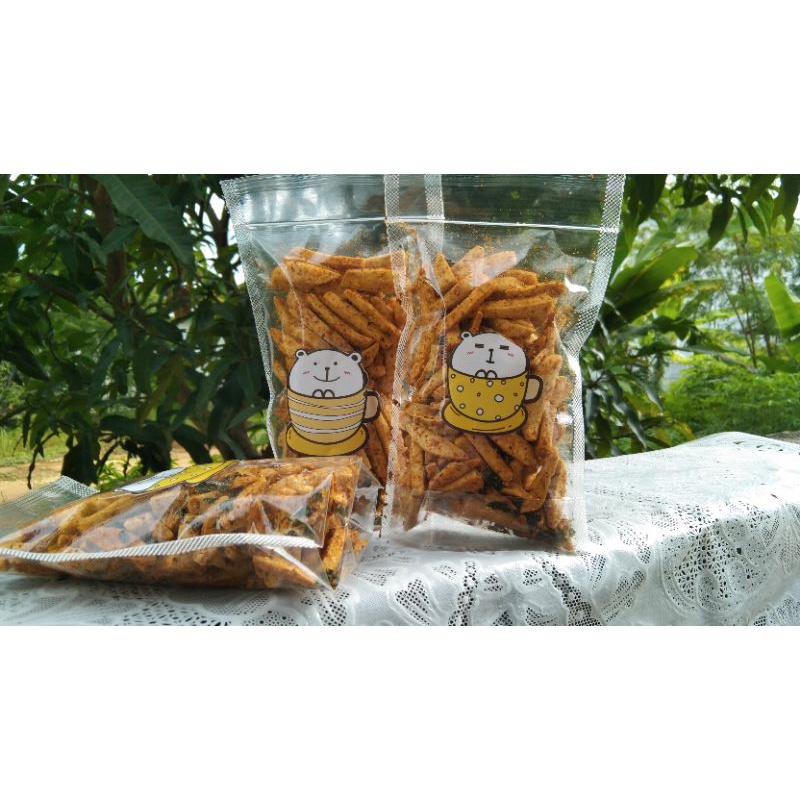 

basreng pedas daun jeruk enduuul 100g