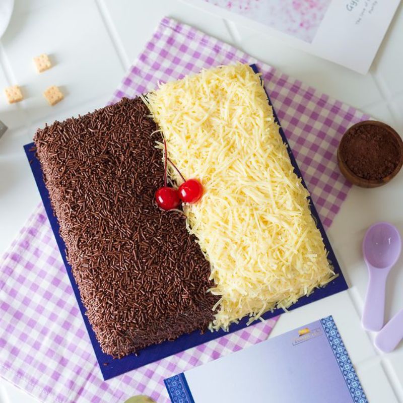 

Bolu Jadul Sponge Cake - Rhani Patisserie